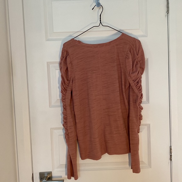 FREE PEOPLE - WE THE FREE long sleeve with ruffled sleeves pink size medium - Picture 5 of 7